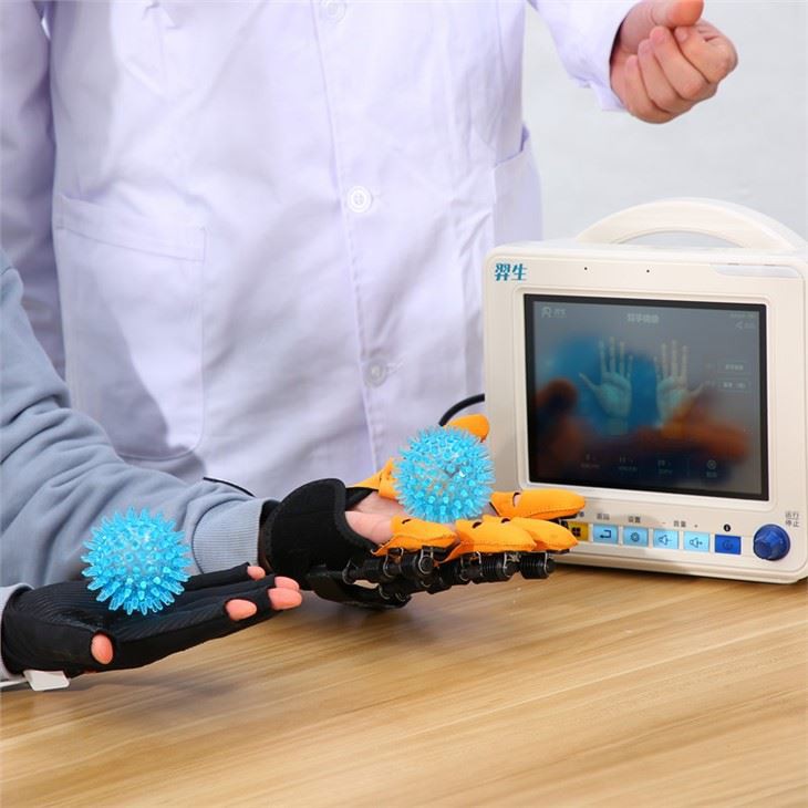 脳卒中患者のための指トレーニングスマートグローブ