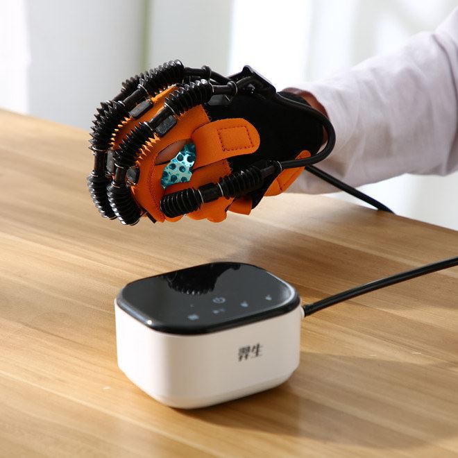 脊髄損傷後のリハビリロボットグローブ
