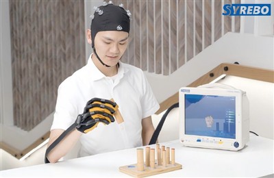 ブレイン-コンピュータ インターフェース ハンド リハビリテーション ロボットはどのように機能しますか?